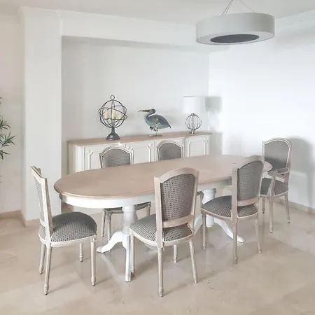 Apartment Spacious With Sea View In 140 M²