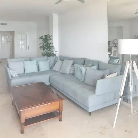 Spacious With Sea View In 140 M² Apartment Estepona